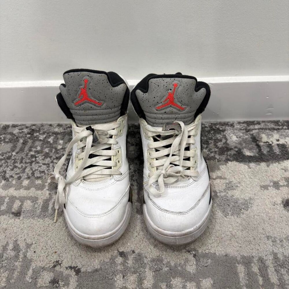 Jordan Men's White and Grey Trainers